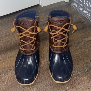 Speedy Duck Boots… like brand new!!